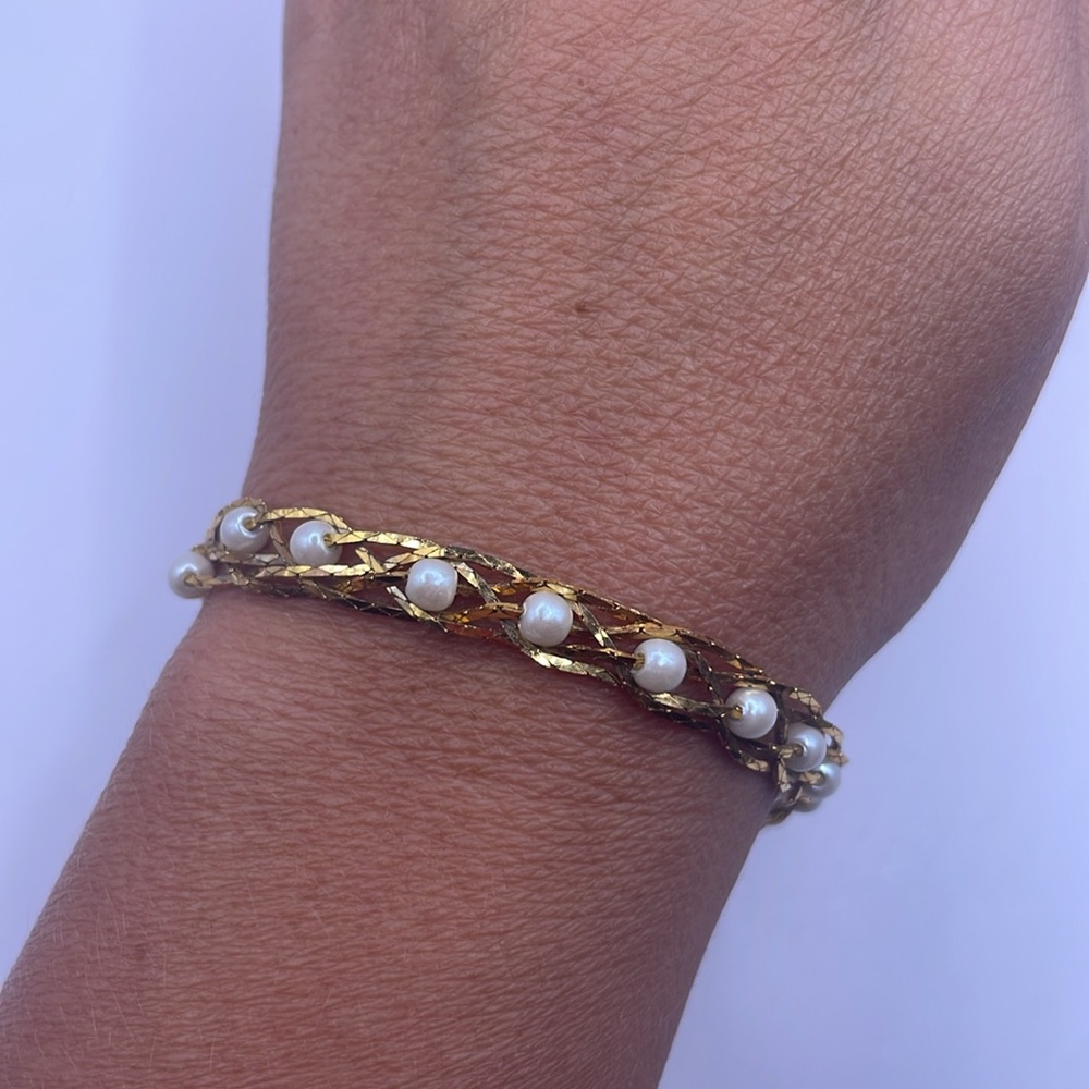 Vintage Avon Gold Tone Faux Pearl Statement Chain Bracelet